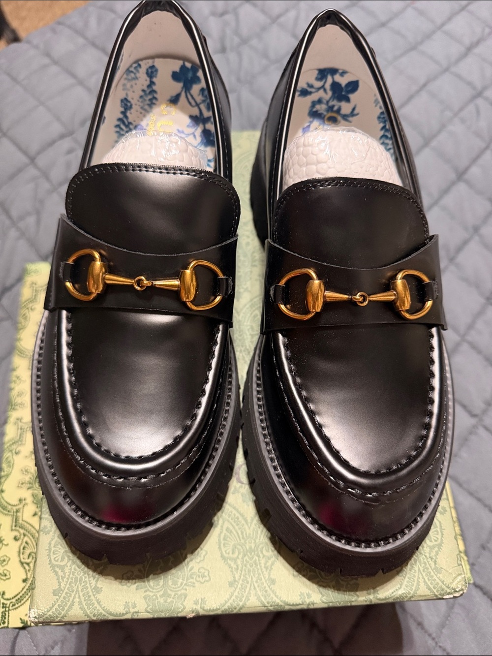 Gucci Black Leather Horsebit Loafers - Gold Hardware w/Bee 🐝